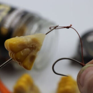 Ziarna Carp Old School Pizza'Corn Squid 135ml - 5