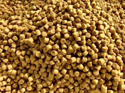 Pellet zanętowy Stalomax Karpiowy 1kg, 6mm - Kukurydza